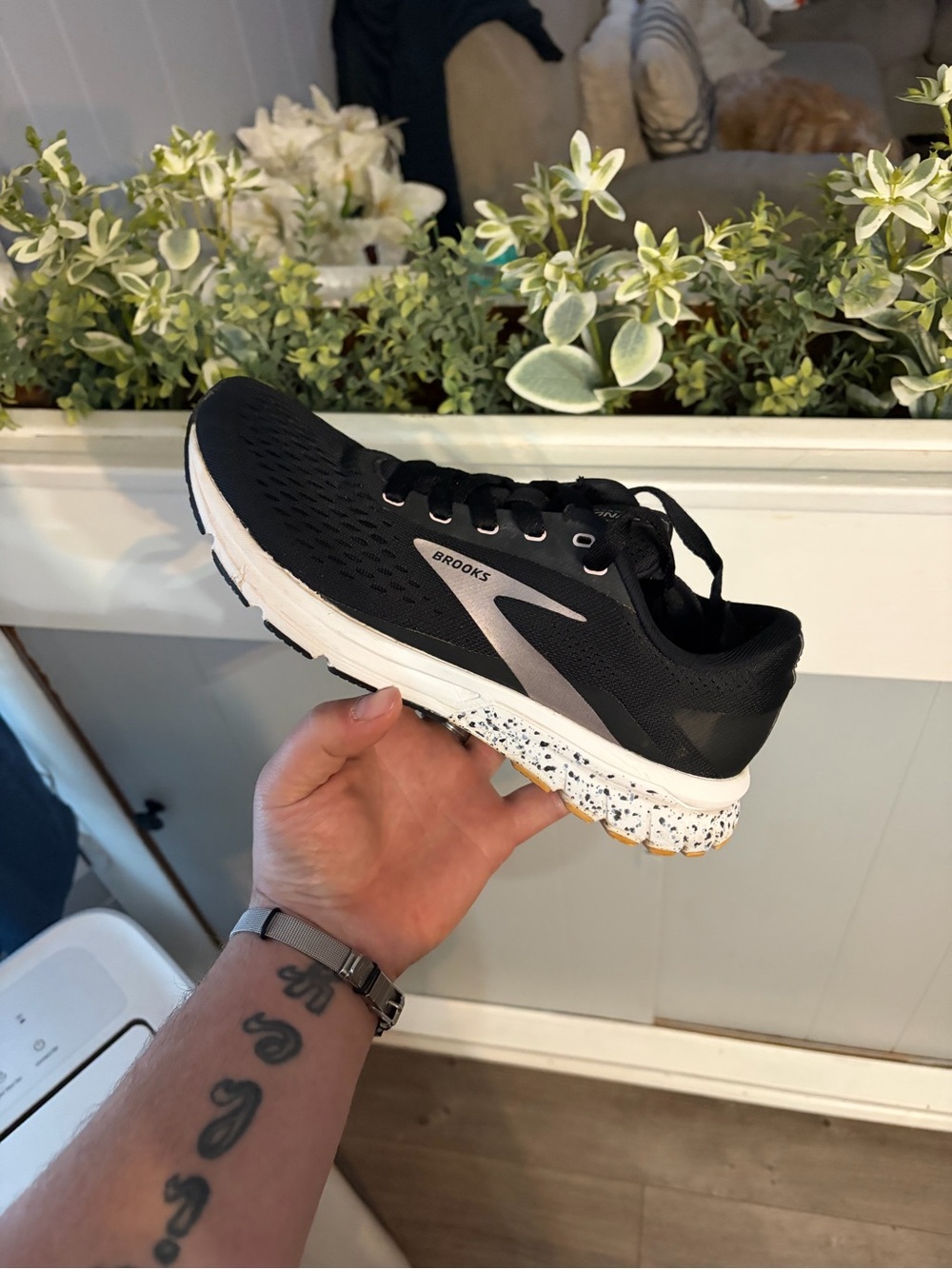 Women’s Brooks Signal 3 Black White size 8.5
